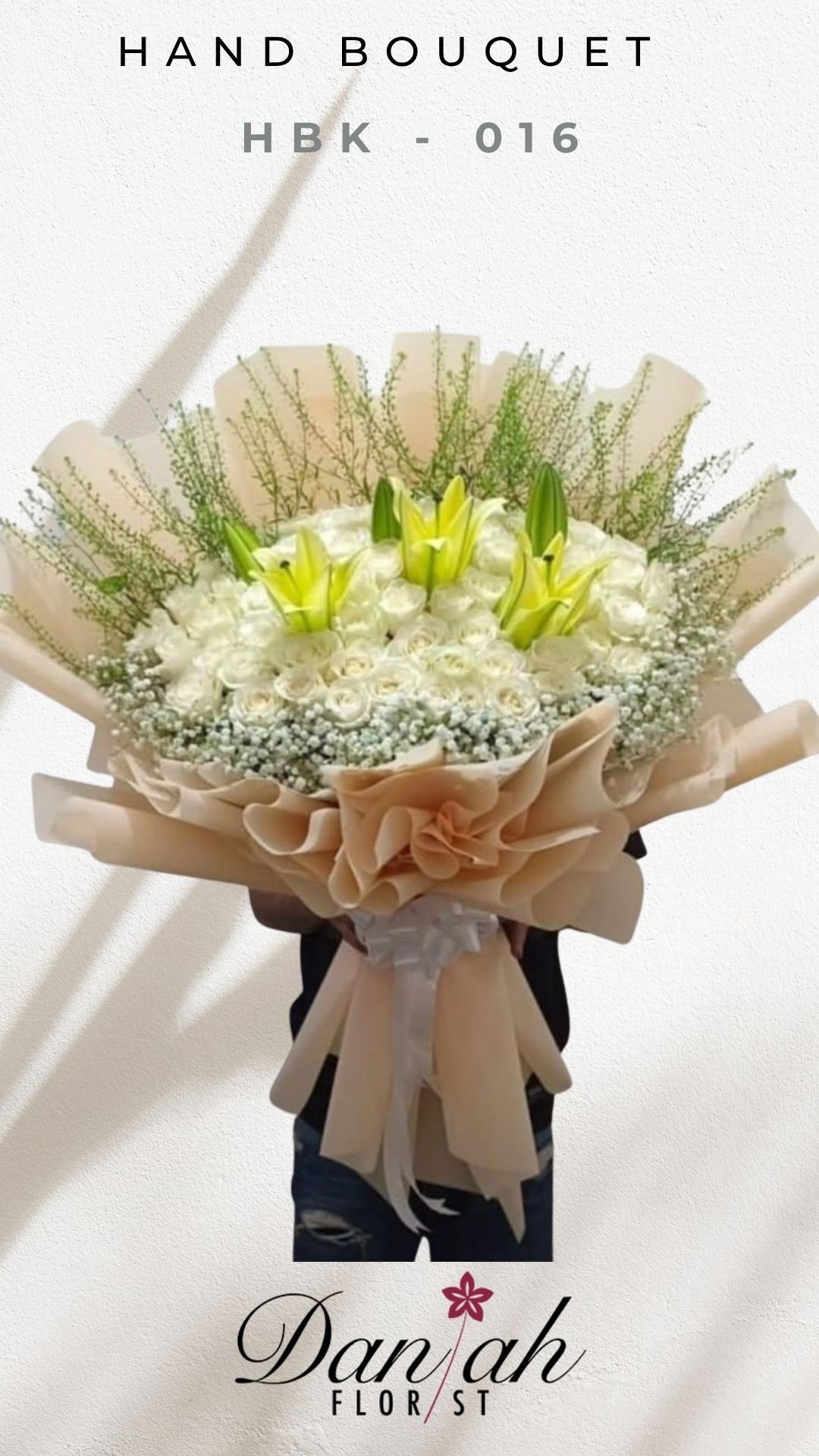 Hand Bouquet Bunga Hidrangea Karawang - Daniah Florist