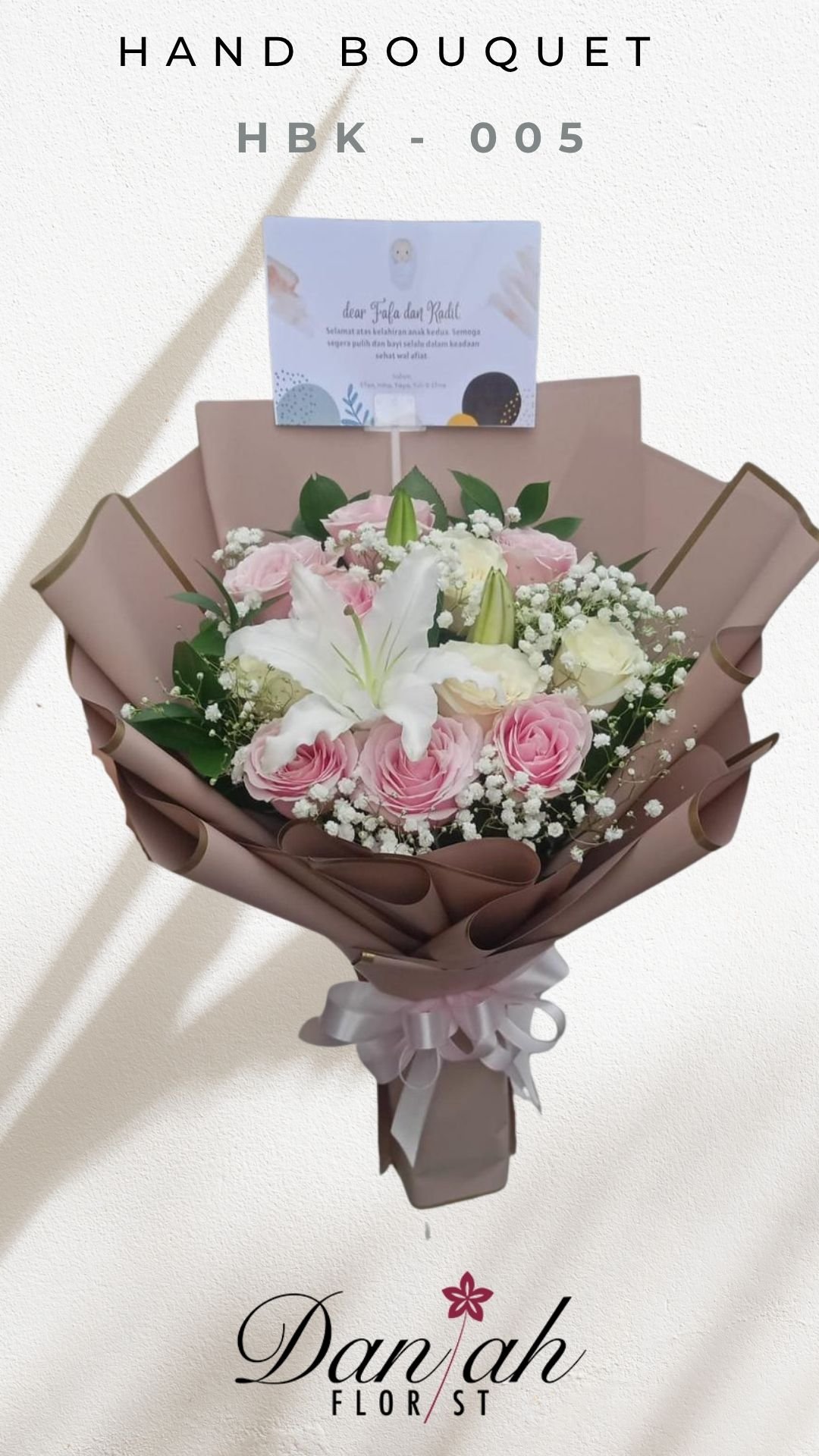 Hand Bouquet Bunga Campur Warna Warni Karawang - Daniah Florist