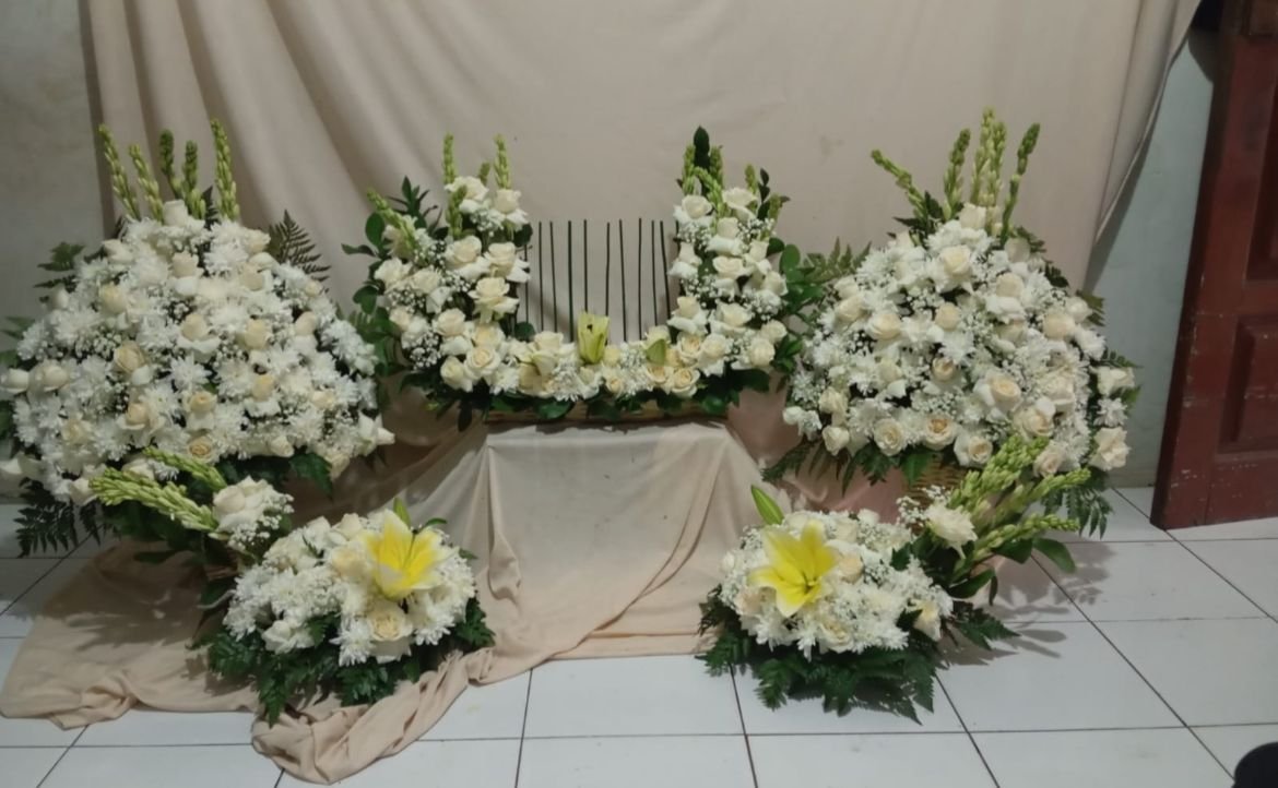 Paket dekorasi bunga rumah duka Karawang dipasang tim florist