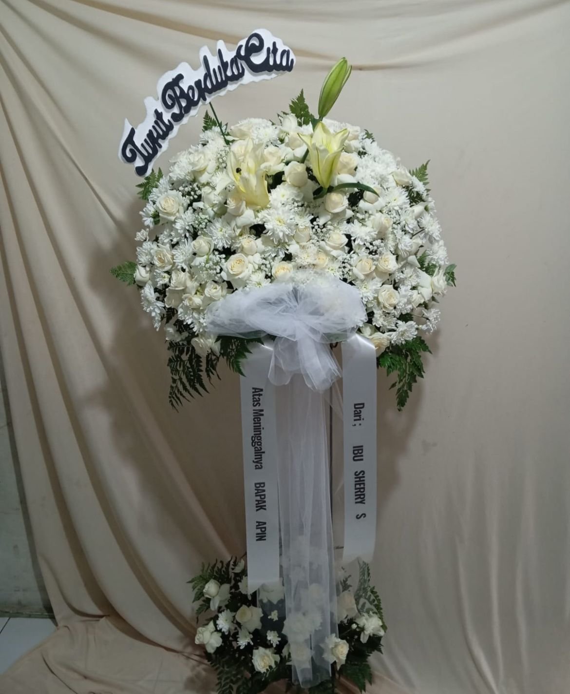 Standing flower bagus di Karawang rangkaian bunga segar berdiri elegan